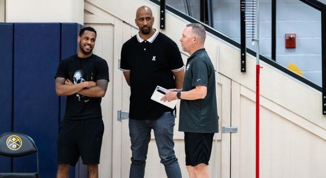 一个事例证明马龙和布斯不合 如今掘金重组高层内外和谐