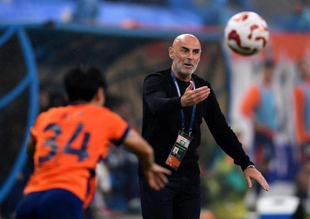 对阵青岛海, 视频分析师 对阵青岛海, 视频分析师